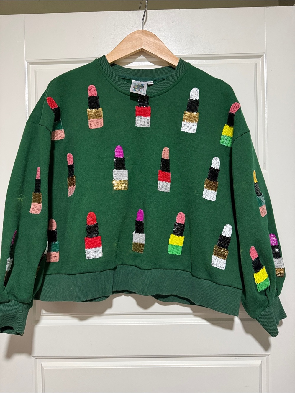 QUEEN OF SPARKLES Green Lipstick Embroidered Sweatshirt